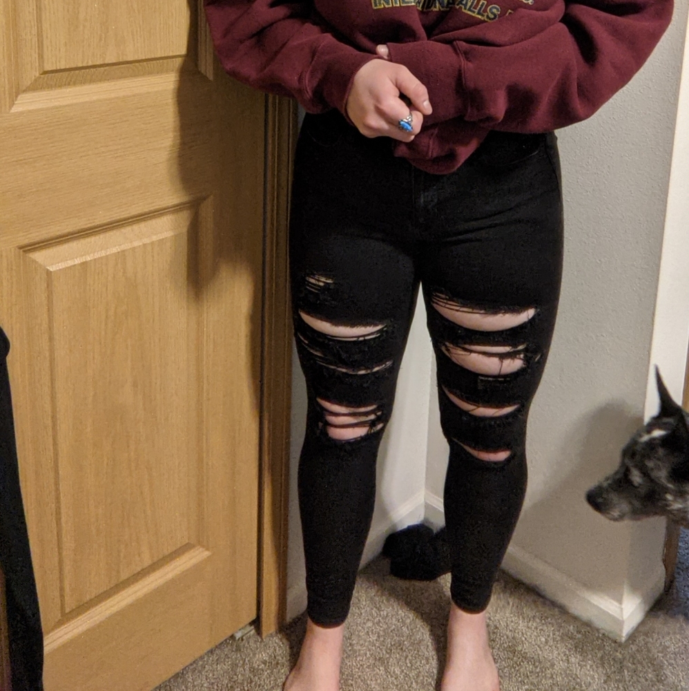 Ripped black skinny jeans